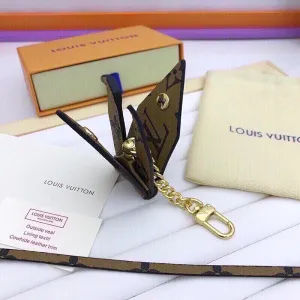 BL -High Quality Keychains LUV 074