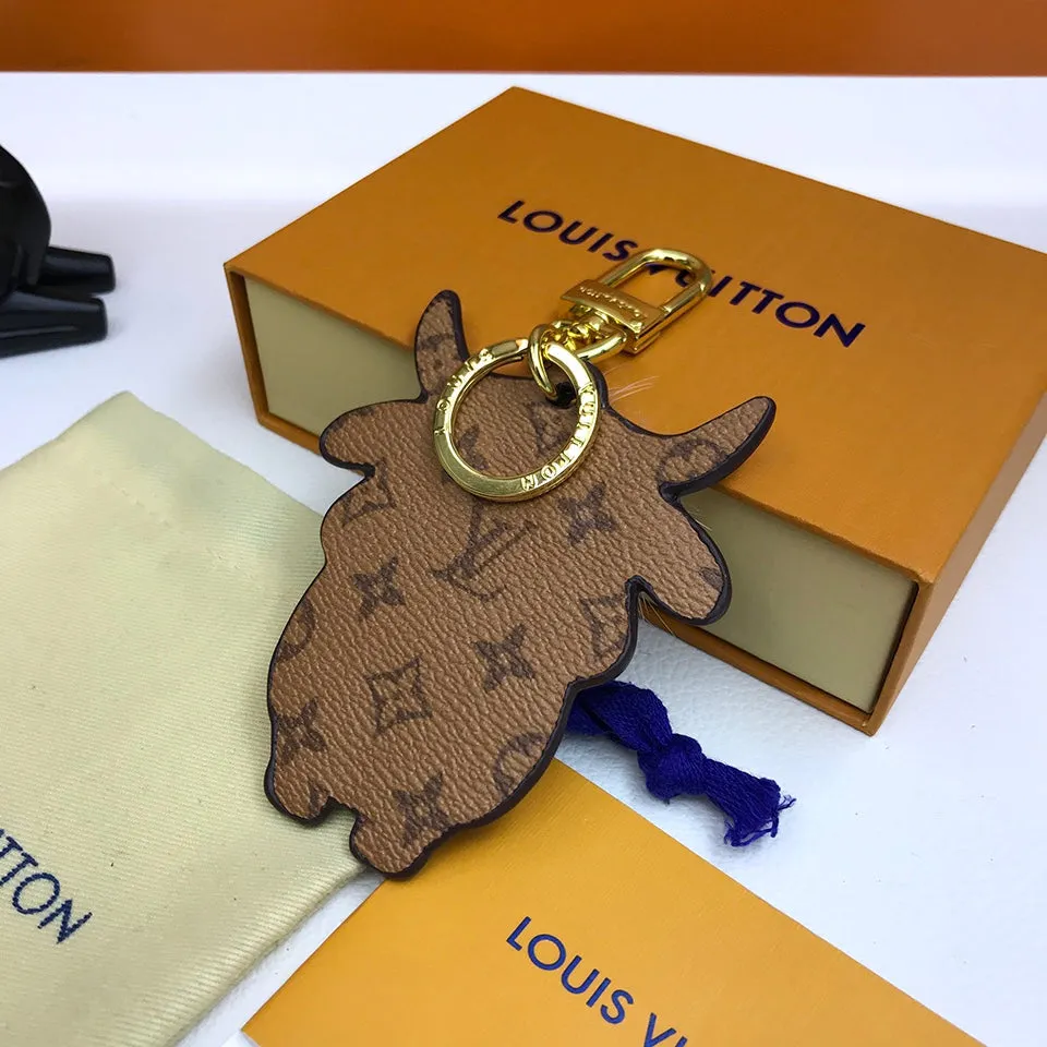 BL -High Quality Keychains LUV 085