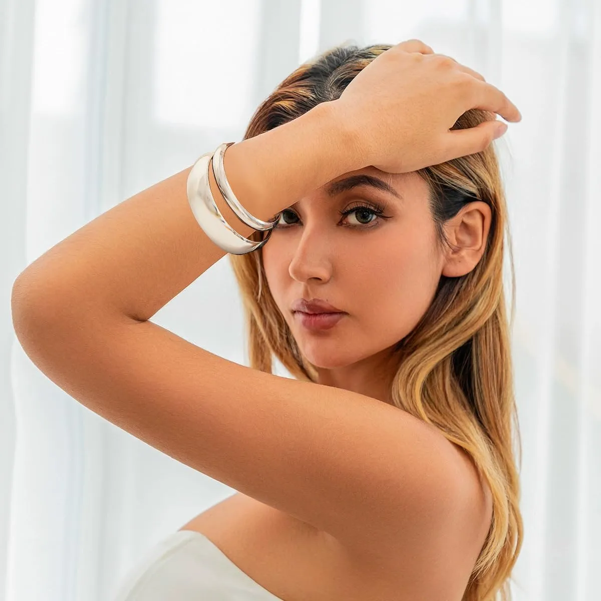Chunky Gold Bangles for Women Minimalist Wide Wrist Cuff Bracelets Trendy Stackable Chunky Gold Bracelets Jewelry for Women