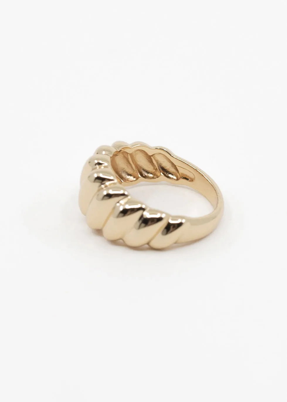 Croissant Ring in Gold