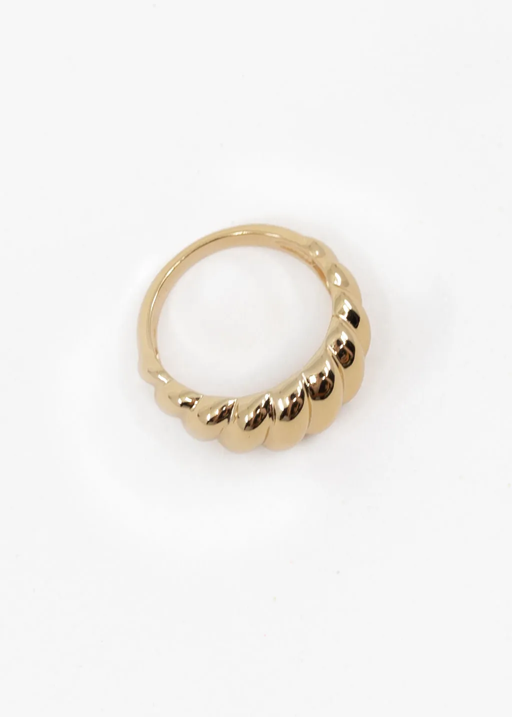 Croissant Ring in Gold