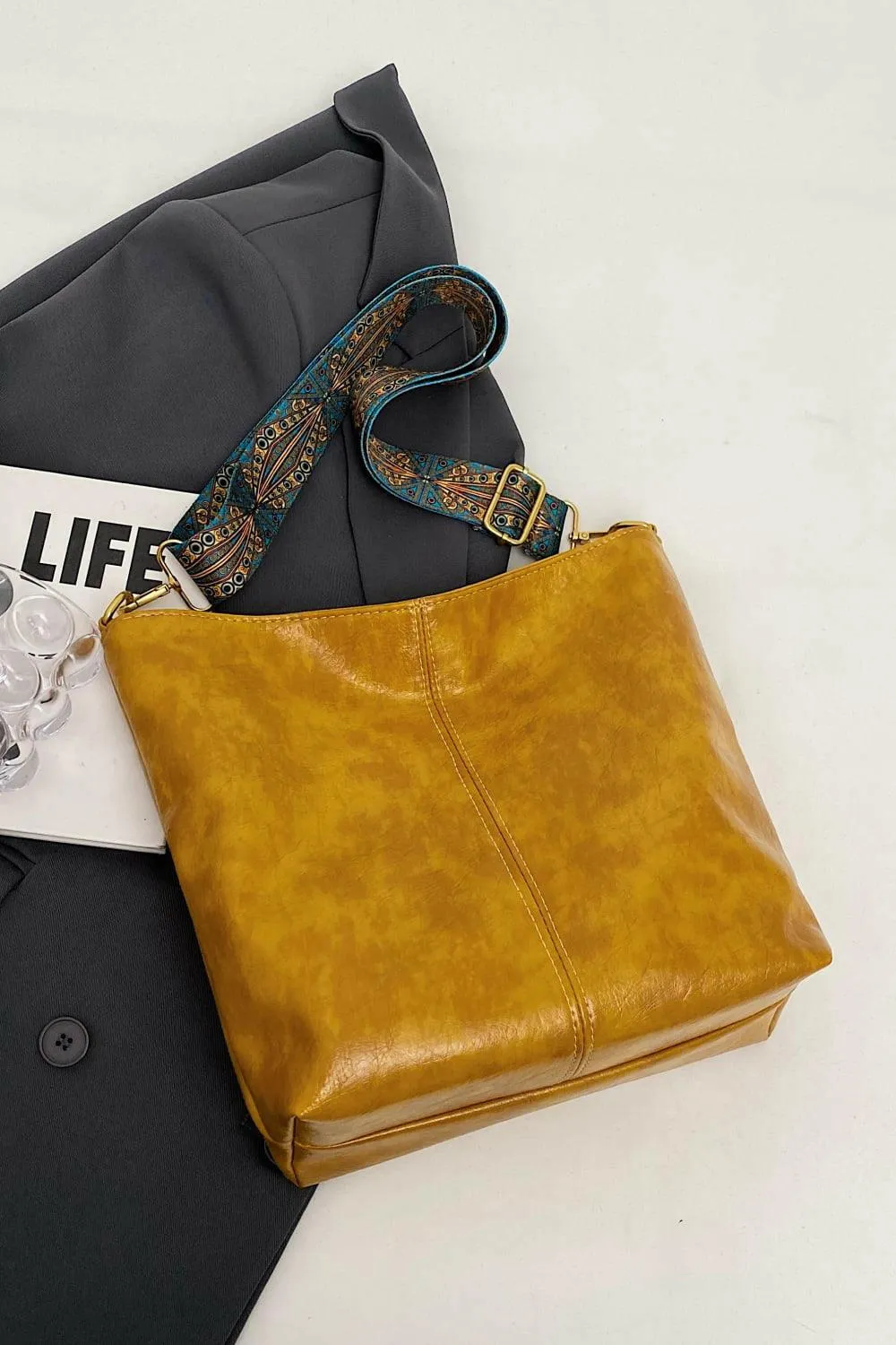 Glam Fusion Shoulder Bag: Stylish PU Leather Chic Accessory
