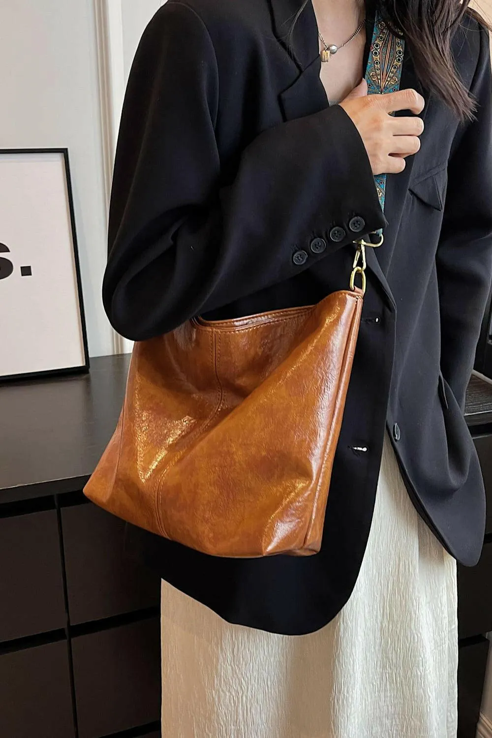 Glam Fusion Shoulder Bag: Stylish PU Leather Chic Accessory