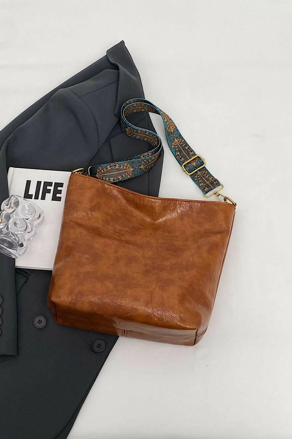 Glam Fusion Shoulder Bag: Stylish PU Leather Chic Accessory