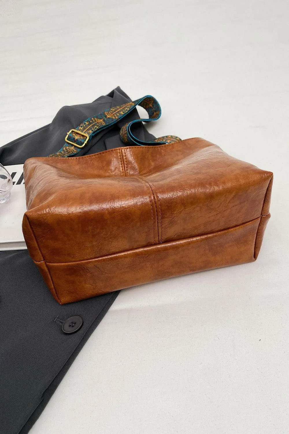 Glam Fusion Shoulder Bag: Stylish PU Leather Chic Accessory