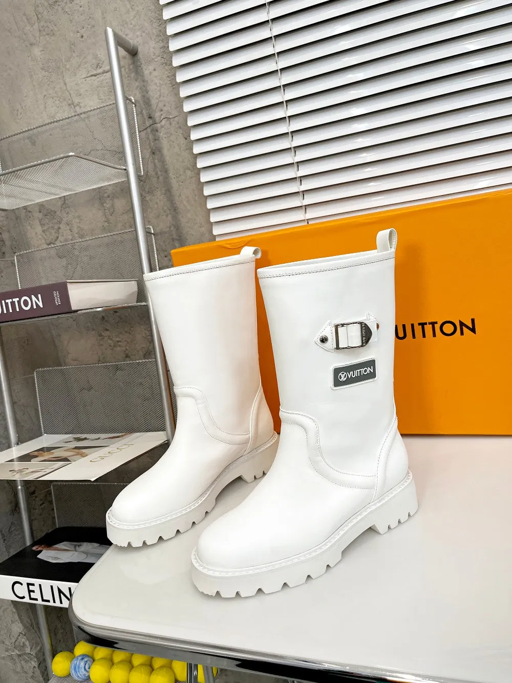 High Quality  LUV BOOTS 021