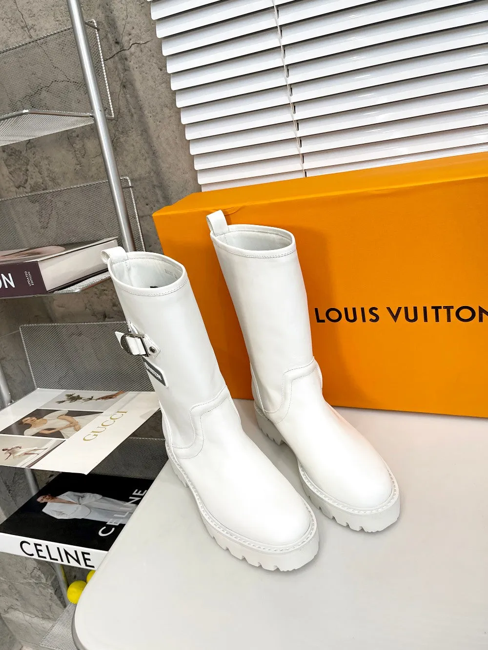 High Quality  LUV BOOTS 021