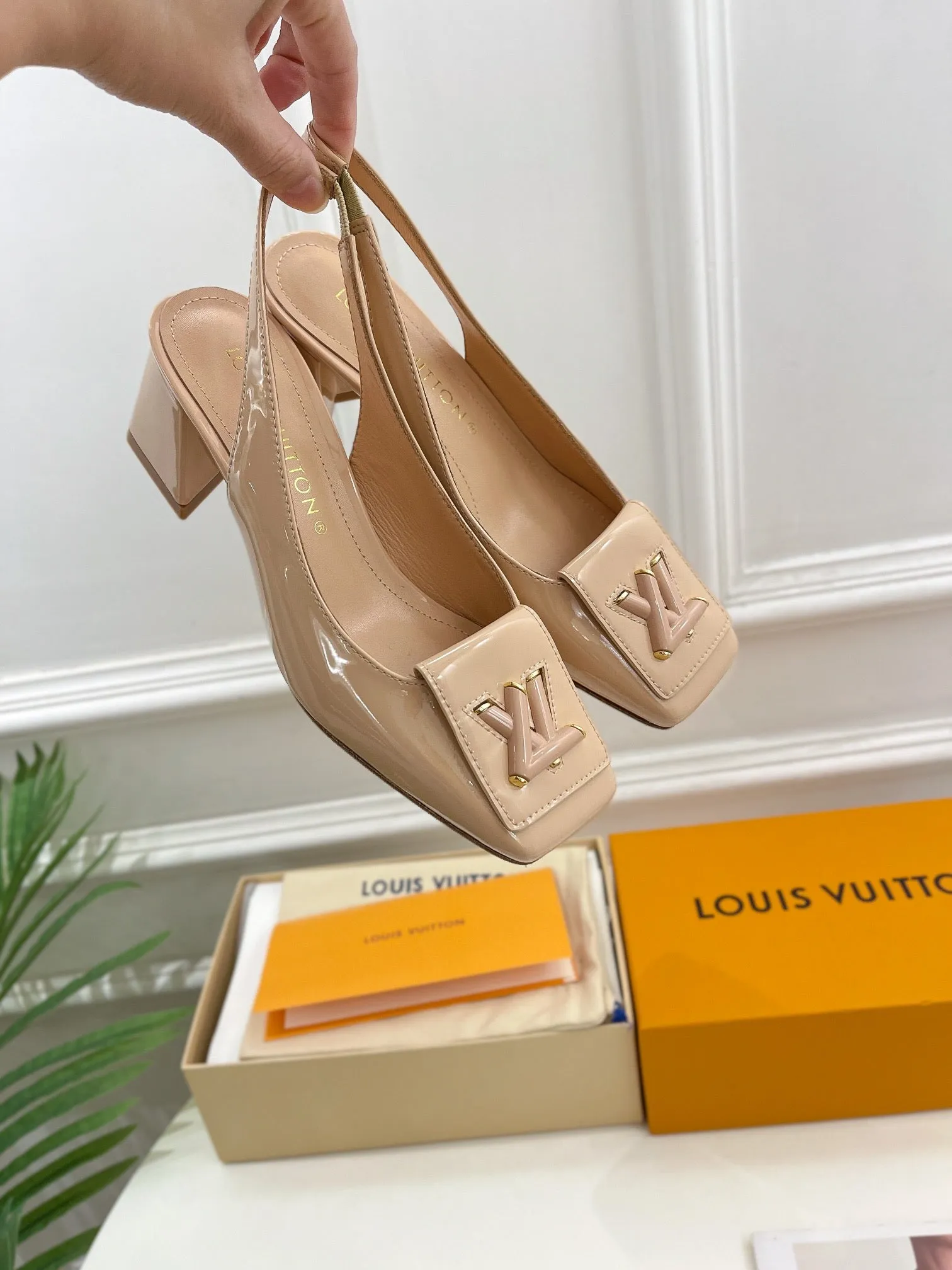 High Quality LUV High Heel Shoes 027