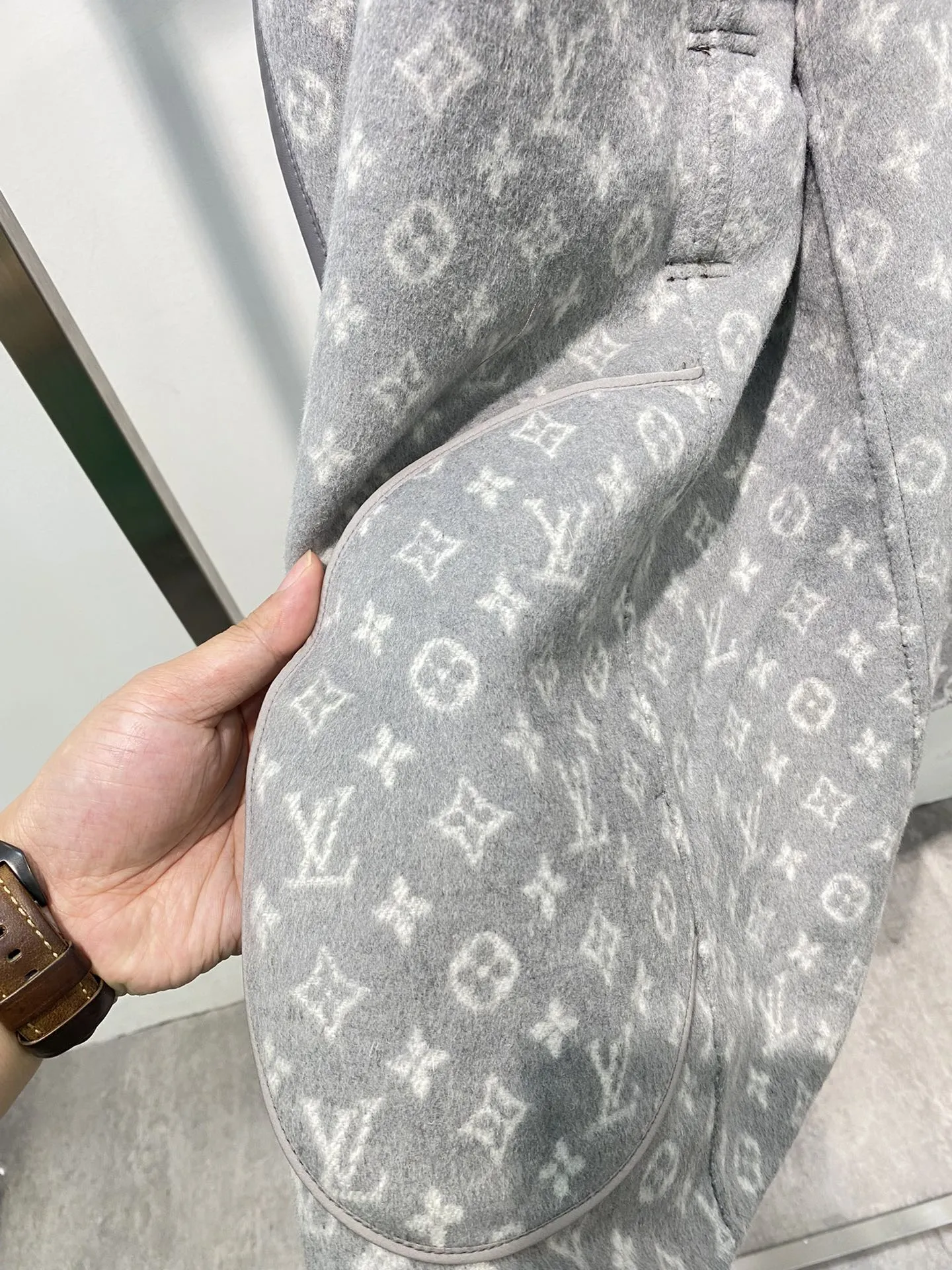 High Quality LUV Wrap Coat 004