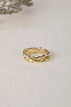 Modern Chain Pattern Ring in Gold
