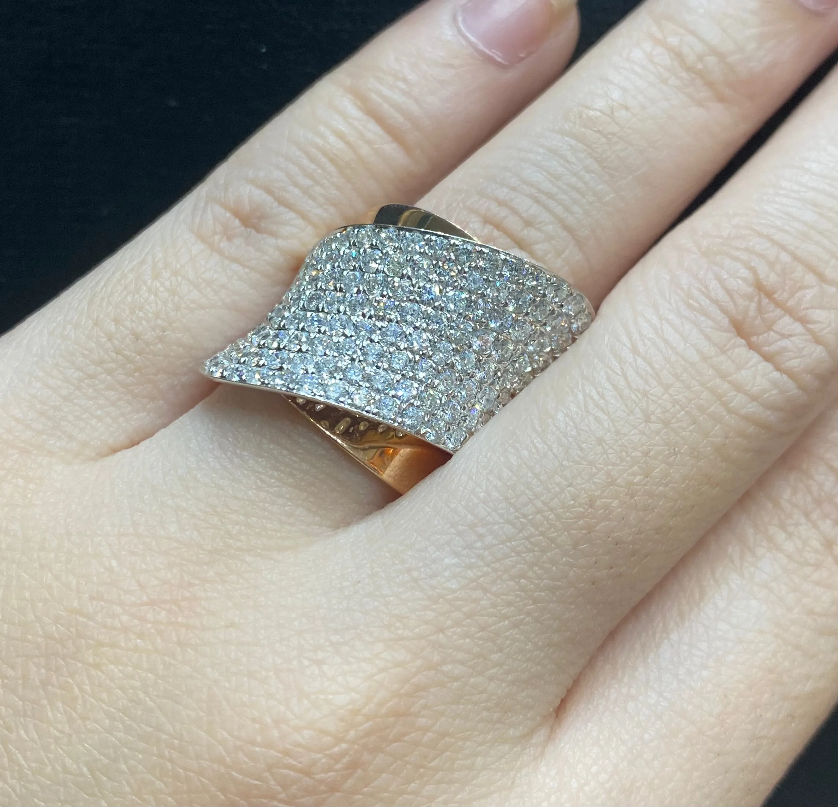PREORDER | Rose Crossover Statement Colored Diamond Ring 14kt