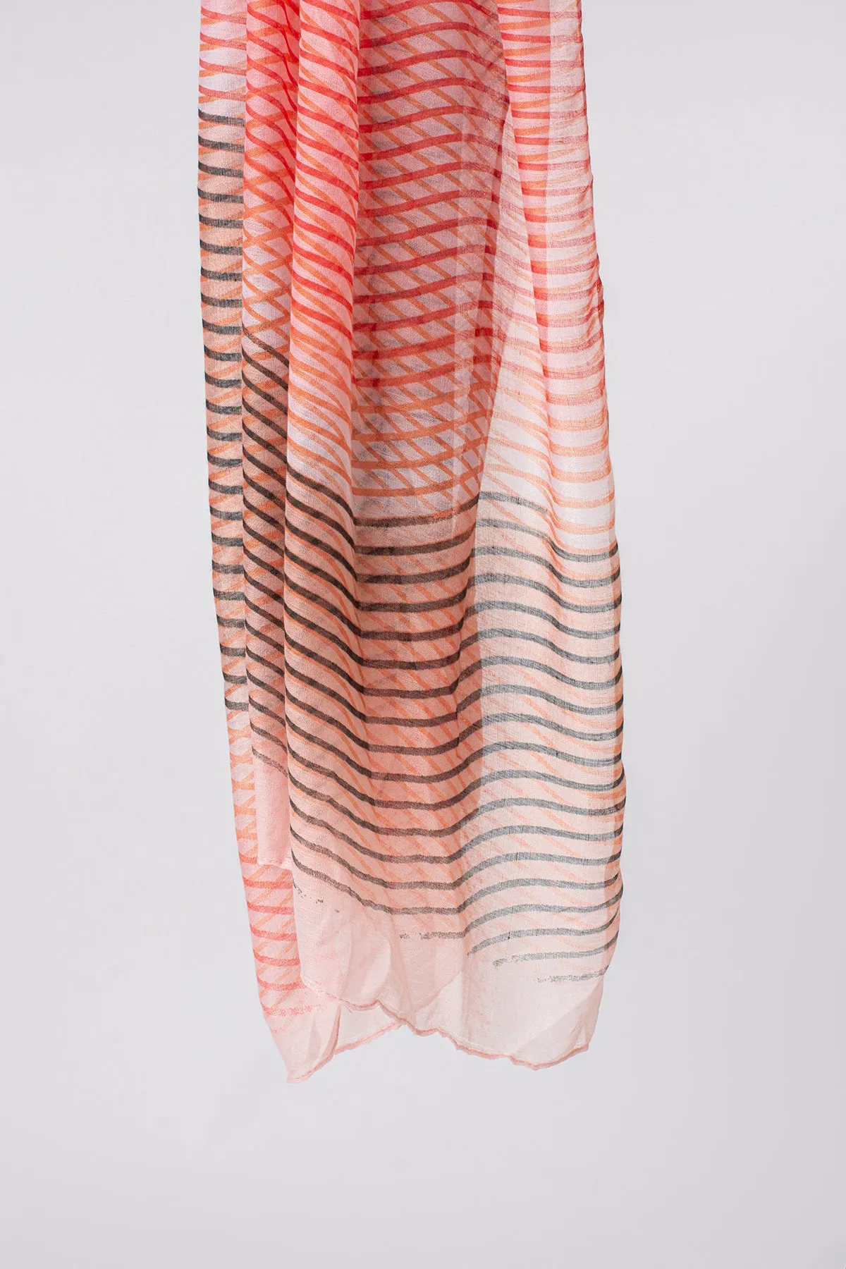 Wave line ombre scarf
